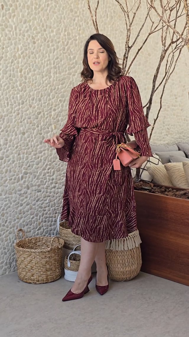 Vestido Curto Crepe Com Babado Vinho
